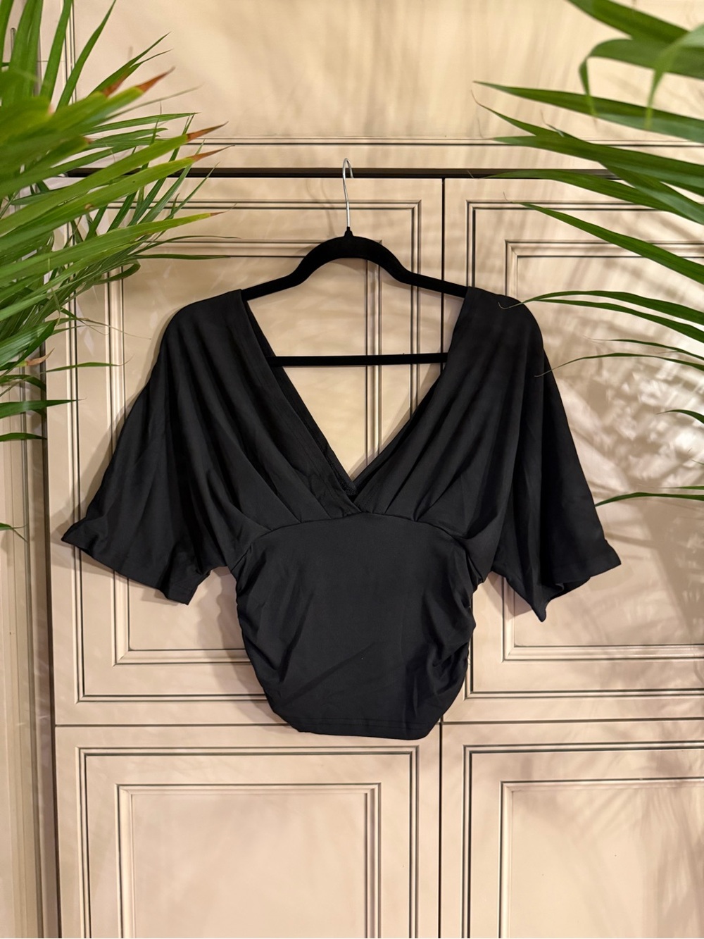 New Women’s Black Deep V‑Neck Dolman Sleeve Top Shirt Cropped Small